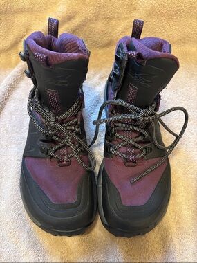 eVENT Waterproof Women's Purple & Black Winter Boots - size US 9.5
